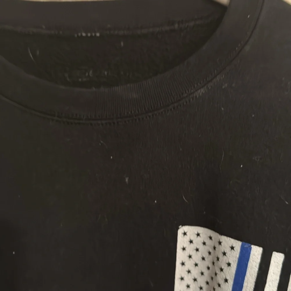 Men’s large blue‎ line sweatshirt